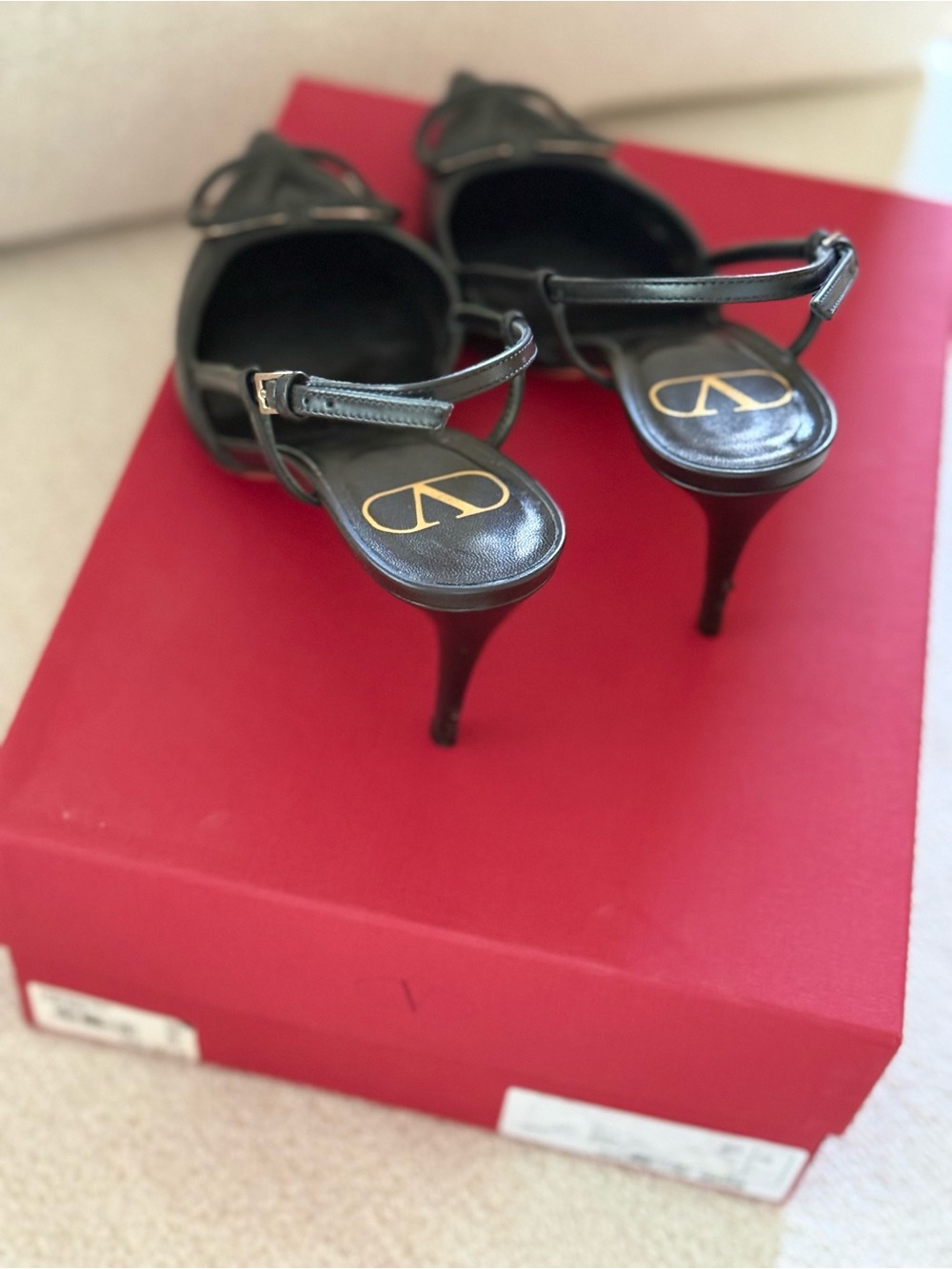 Valentino Garavani Black Pointed V-Logo Slingback Pumps - Picture 3 of 4